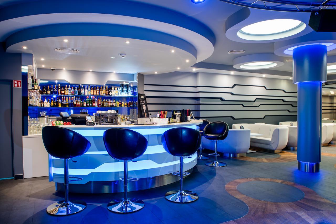 Kozmin Hotel Kosma מראה חיצוני תמונה