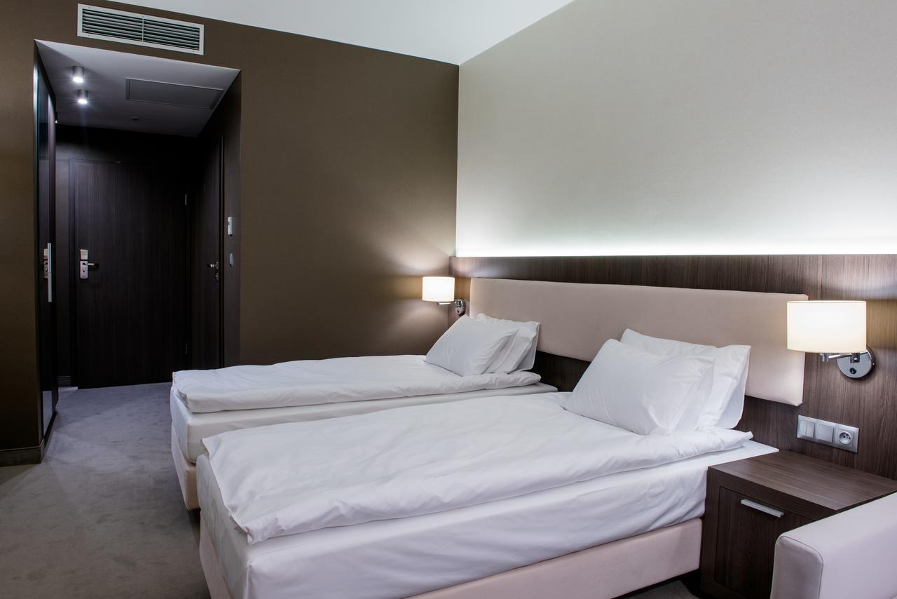Kozmin Hotel Kosma מראה חיצוני תמונה