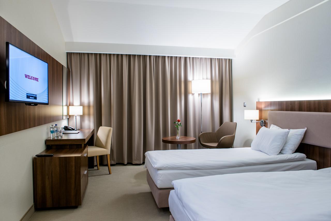 Kozmin Hotel Kosma מראה חיצוני תמונה