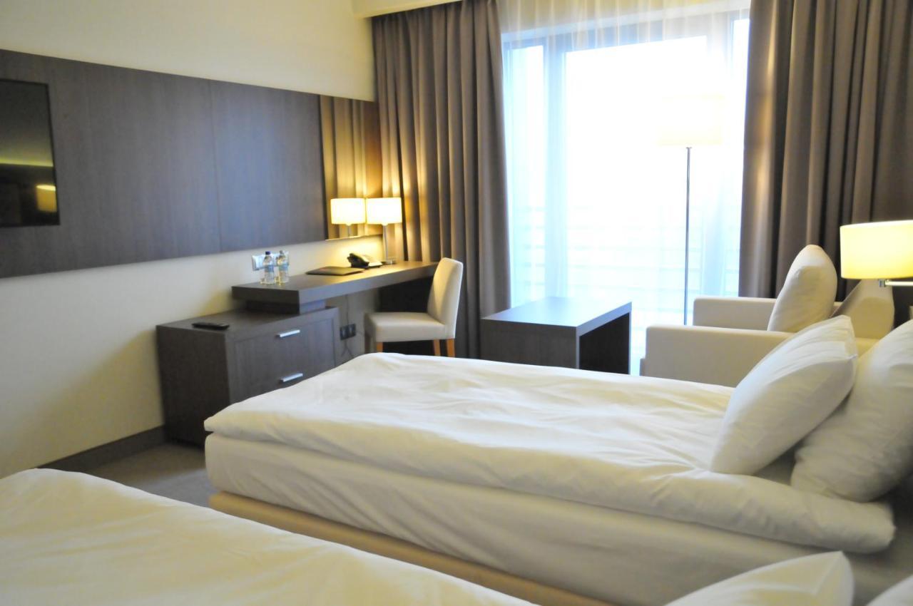 Kozmin Hotel Kosma מראה חיצוני תמונה