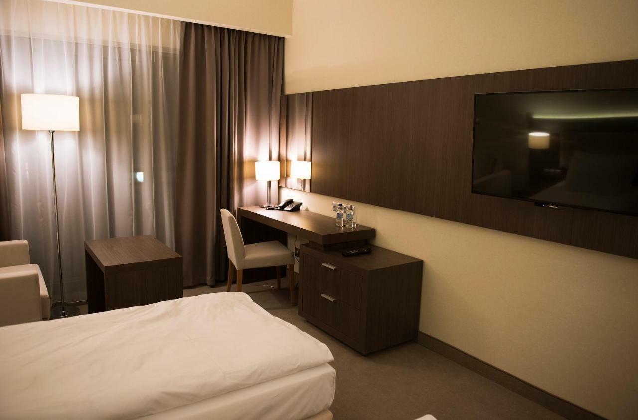 Kozmin Hotel Kosma מראה חיצוני תמונה