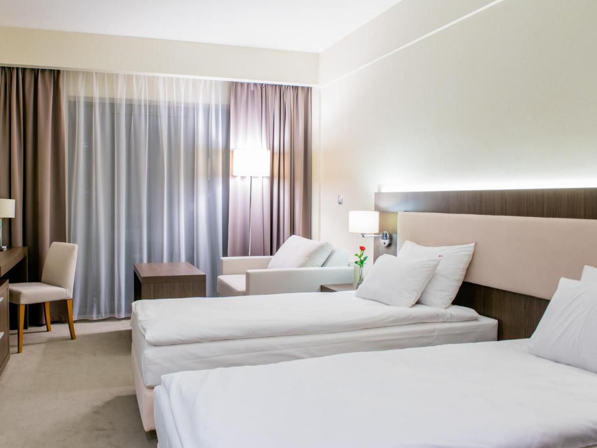 Kozmin Hotel Kosma מראה חיצוני תמונה