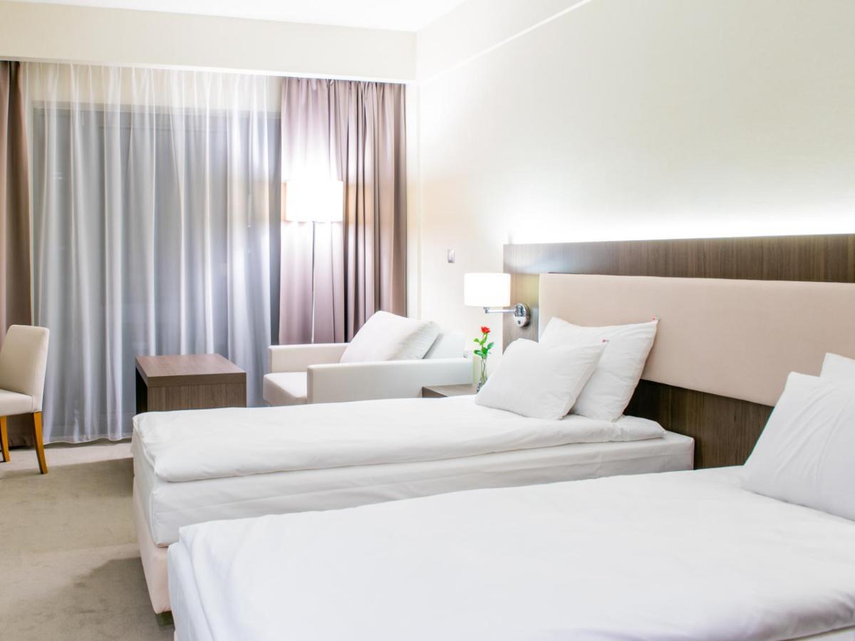 Kozmin Hotel Kosma מראה חיצוני תמונה