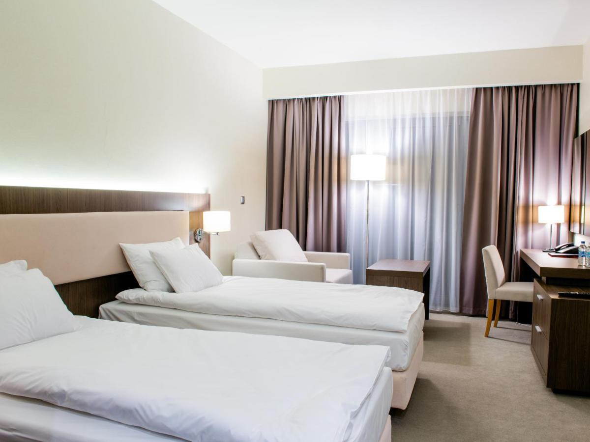 Kozmin Hotel Kosma מראה חיצוני תמונה
