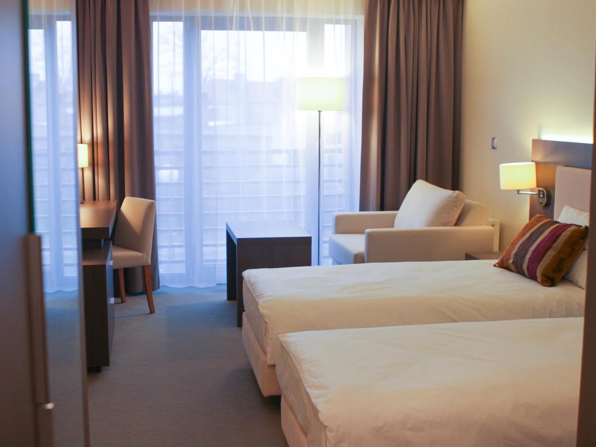 Kozmin Hotel Kosma מראה חיצוני תמונה